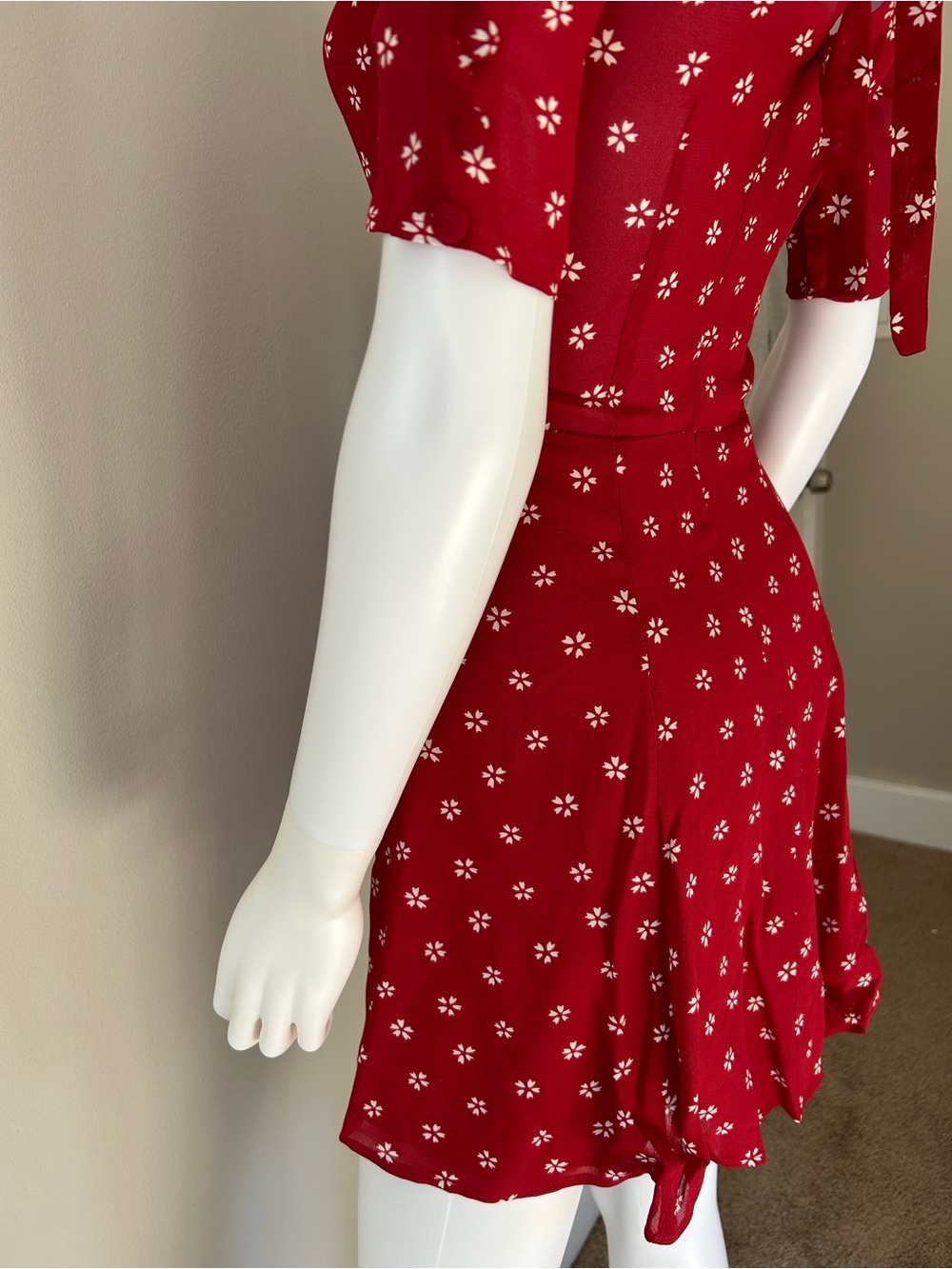Reformation Red Floral Mini Dress Size 0 Puff Sleeve Open Back Tie Dress - Picture 4 of 10